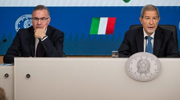 Il Ministro Musumeci insieme al Capo Dipartimento Casa Italia Luigi Ferrara presentano il bando piccoli comuni in conferenza stampa il 14 luglio 2023.